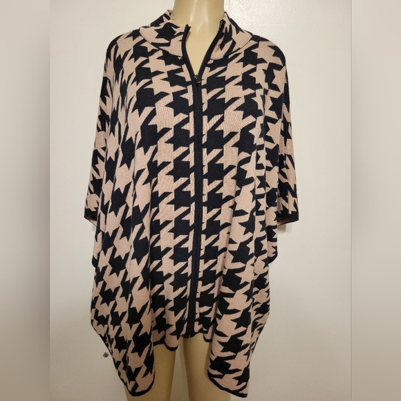 Jones New York Poncho Black and Tan Houndstooth Zip Up - Picture 2 of 8